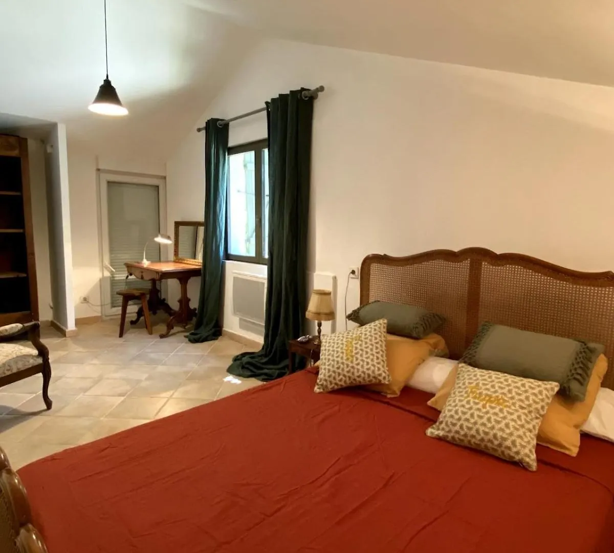 Holiday home Maison Entiere 5 Min Du Centre D'Avignon Les Angles  France
