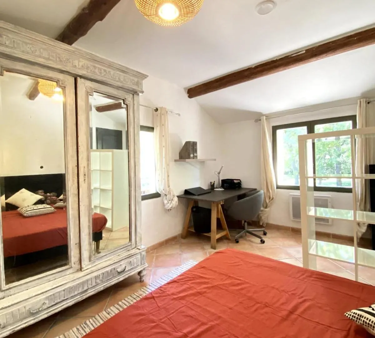 Maison Entiere 5 Min Du Centre D'Avignon Les Angles  0*, Les Angles (Gard)